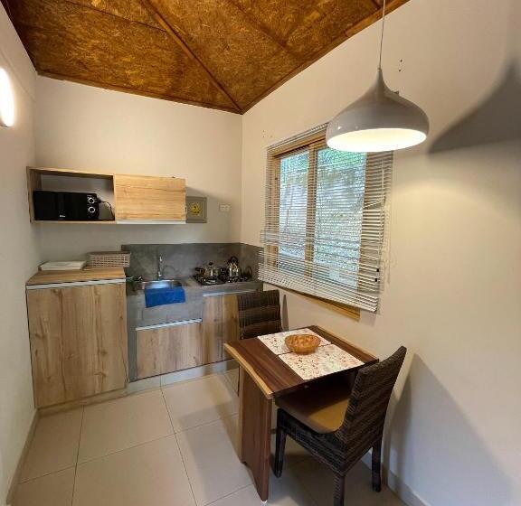 سوییت با چشم‌انداز کوه, Mercedes Lodge