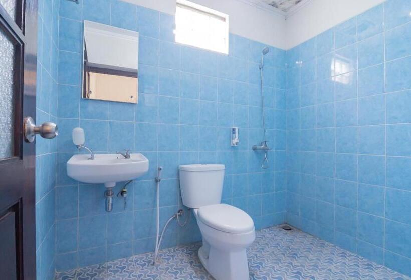 Номер Deluxe, Reddoorz Syariah @ Kolonial Guest House