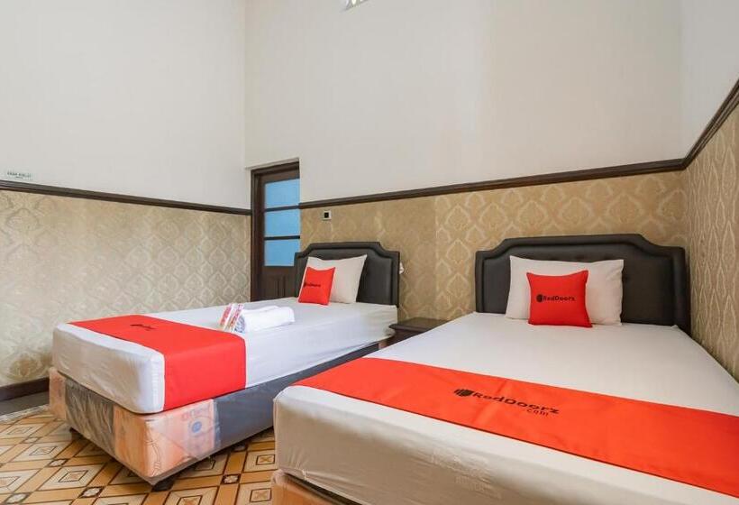 Номер Стандарт, Reddoorz Syariah @ Kolonial Guest House
