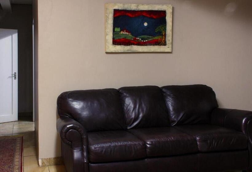 Люкс Deluxe 2 Спальни, Clivia Lodge