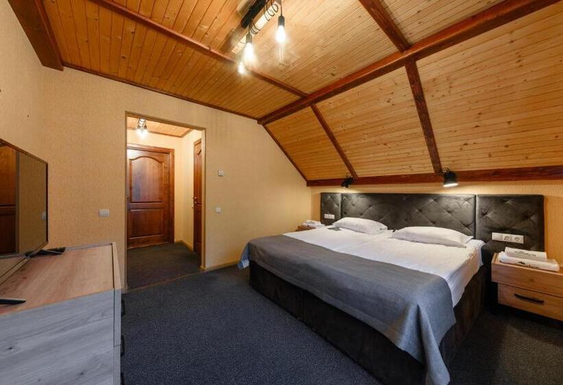 Четырехместный Номер Deluxe, Voevodyno Resort
