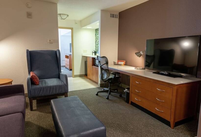 Люкс, Hilton Garden Inn Des Moines West