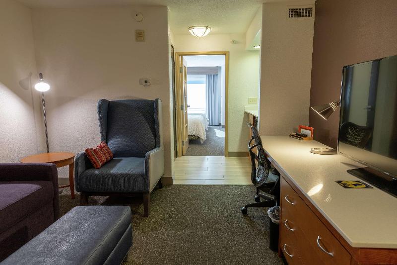 Suit Deluxe, Hilton Garden Inn Des Moines West