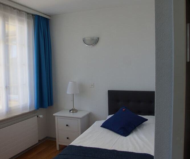 اتاق استاندارد سه نفره, Murten