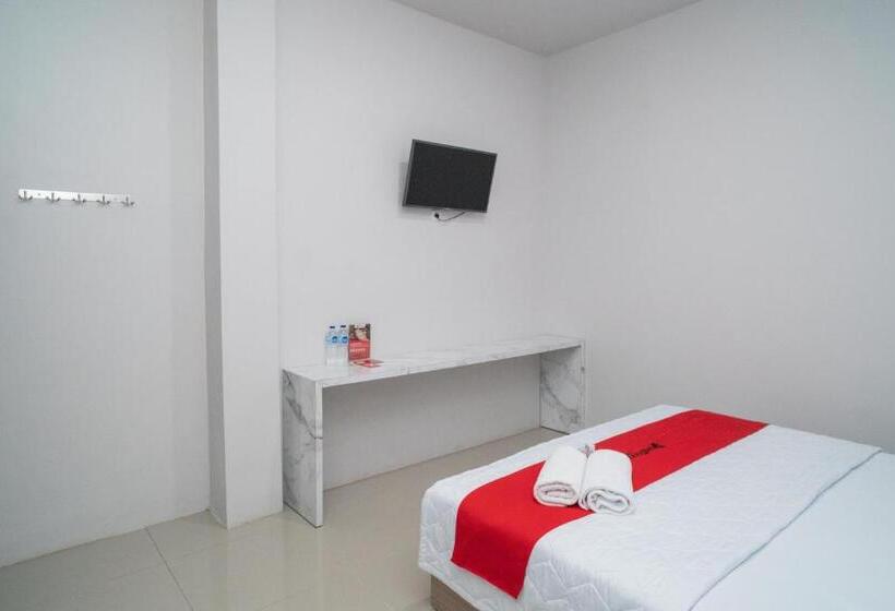 Номер Deluxe, Reddoorz Syariah Near Jalan Ahmad Yani Banjarmasin 3