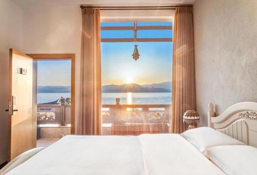 اتاق لوکس با بالکن و چشم‌انداز دریا, Blue Sea