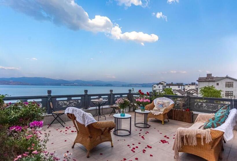 اتاق لوکس با بالکن و چشم‌انداز دریا, Blue Sea