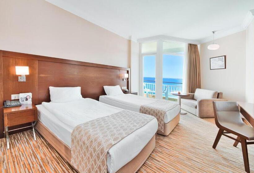 اتاق لوکس با چشم‌انداز دریا, Salamis Bay Conti Hotel Resort & Spa & Casino
