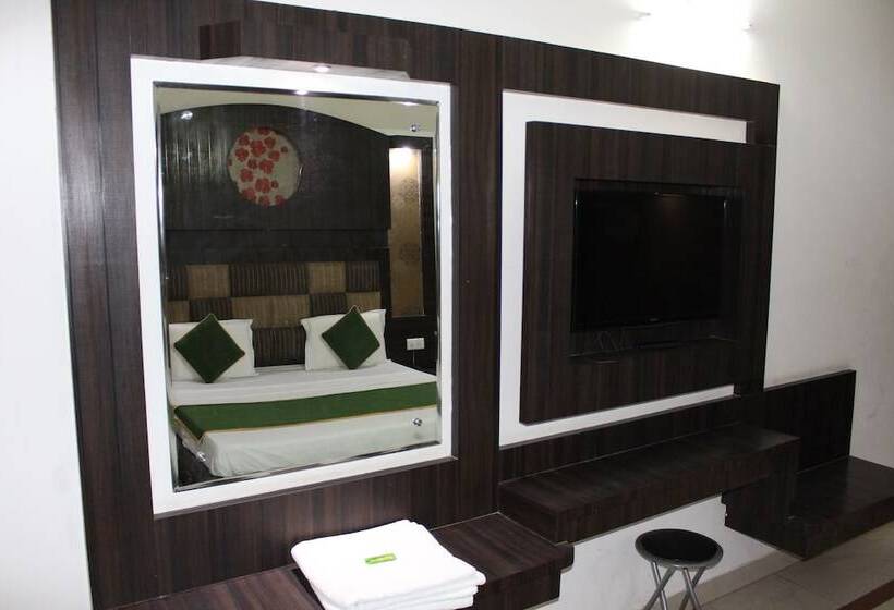 デラックスルーム, Bhawani International