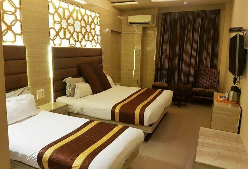 اتاق لوکس, Cj International