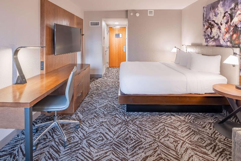 스탠다드 룸 킹사이즈 침대, Doubletree By Hilton Dallas   Farmers Branch
