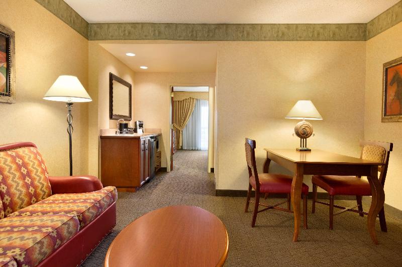Люкс Премиум, Embassy Suites By Hilton Albuquerque