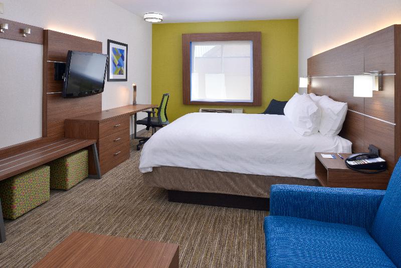 سوئیت با تخت بزرگ, Holiday Inn Express Hotel & Suites Abilene Mall South, An Ihg