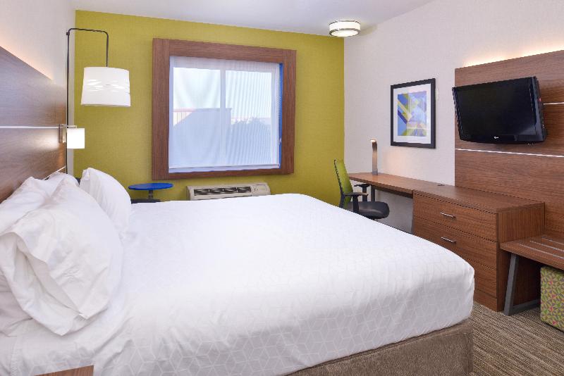 اتاق استاندارد با تخت بزرگ, Holiday Inn Express Hotel & Suites Abilene Mall South, An Ihg