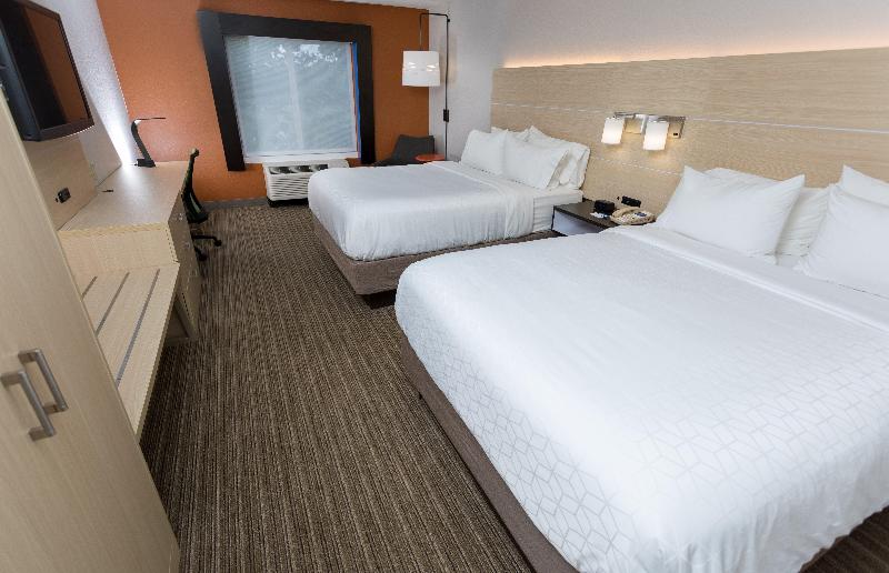 Номер Стандарт Адаптированный для Инвалидов, Holiday Inn Express Hotel & Suites Athens By Ihg