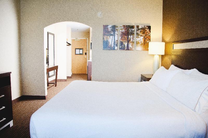 Люкс Executive Кровать Кинг, Holiday Inn Express Hotel & Suites Watertown   Thousand Islands, An Ihg
