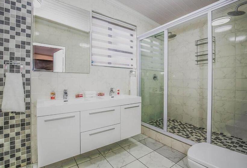 سوئیت 2 خوابه, Sunrock Guesthouse