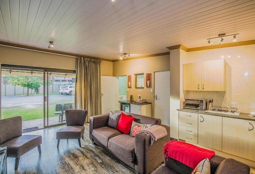 سوئیت 2 خوابه, Sunrock Guesthouse