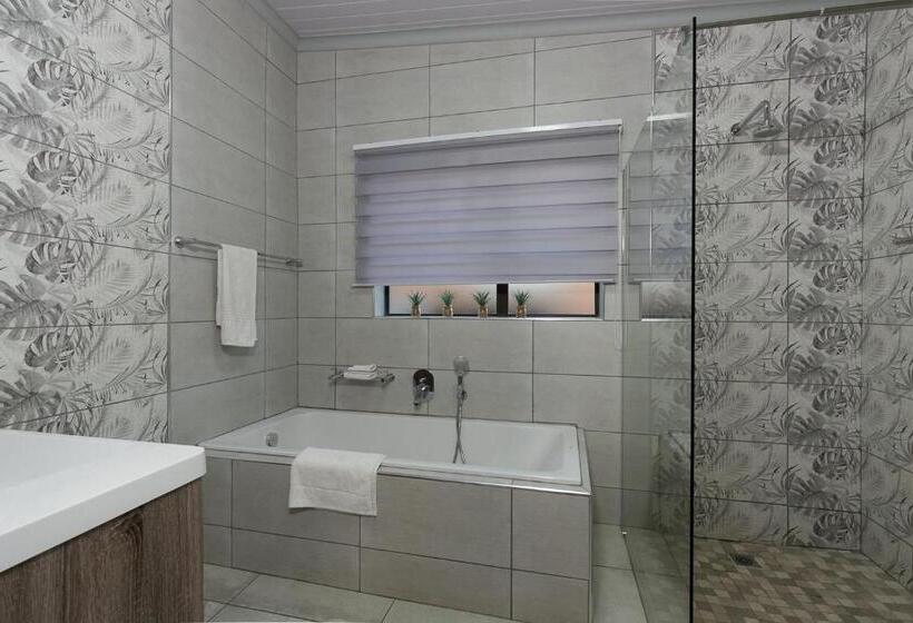 سوییت خانوادگی, Sunrock Guesthouse