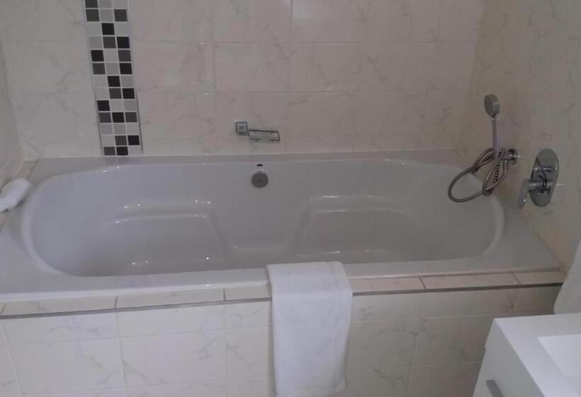 سوئیت 2 خوابه, Sunrock Guesthouse