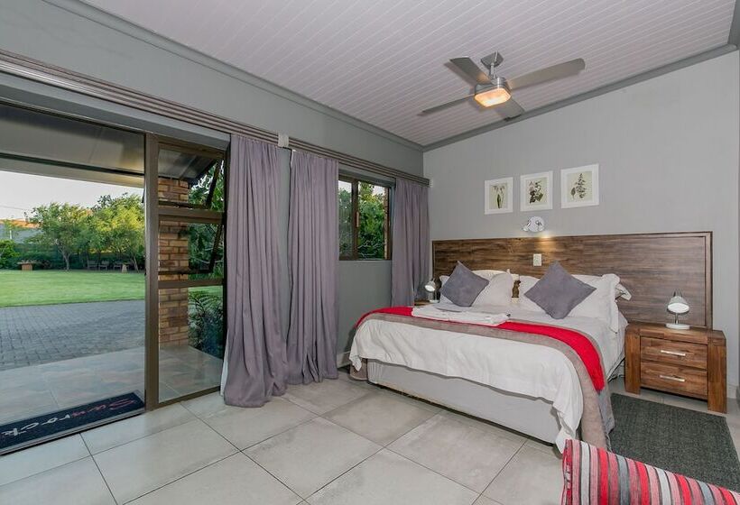 سوییت خانوادگی, Sunrock Guesthouse