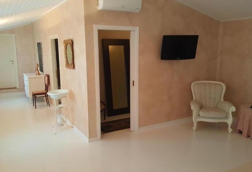سوئیت با وان آب گرم, B&b Villa Fiorini