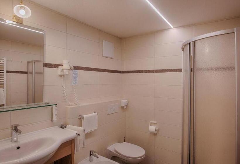 Quarto Estandar, Martinshof Berg Herz