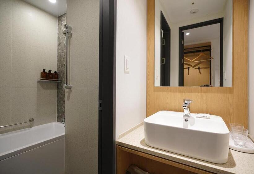 Quarto Standard Andar Superior, Henn Na Hotel Seoul Myeongdong