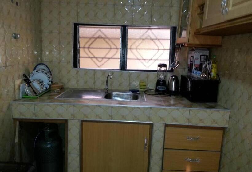 Апартаменты Deluxe 1 Спальня, Gyason Royal Guest House