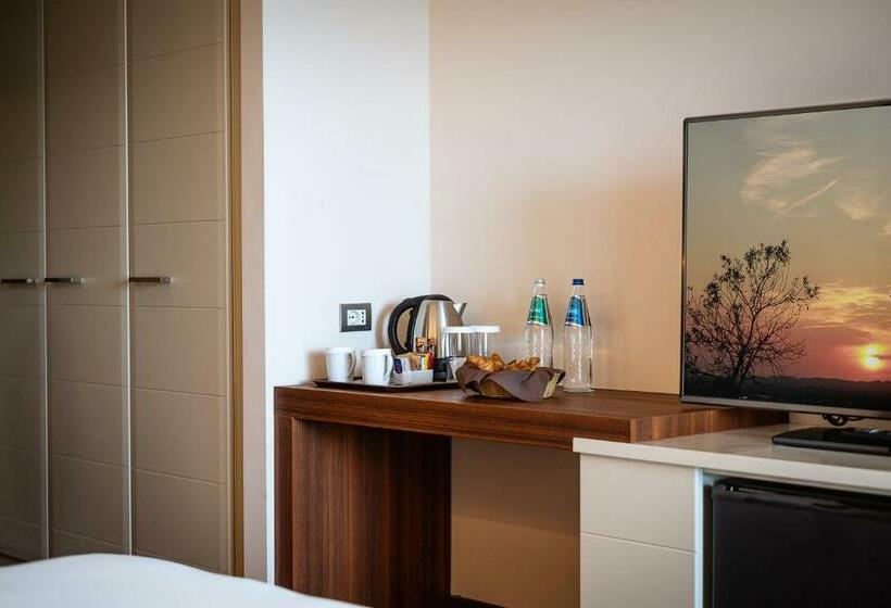 Люкс с Балконом, Delta Hotels By Marriott Olbia Sardinia