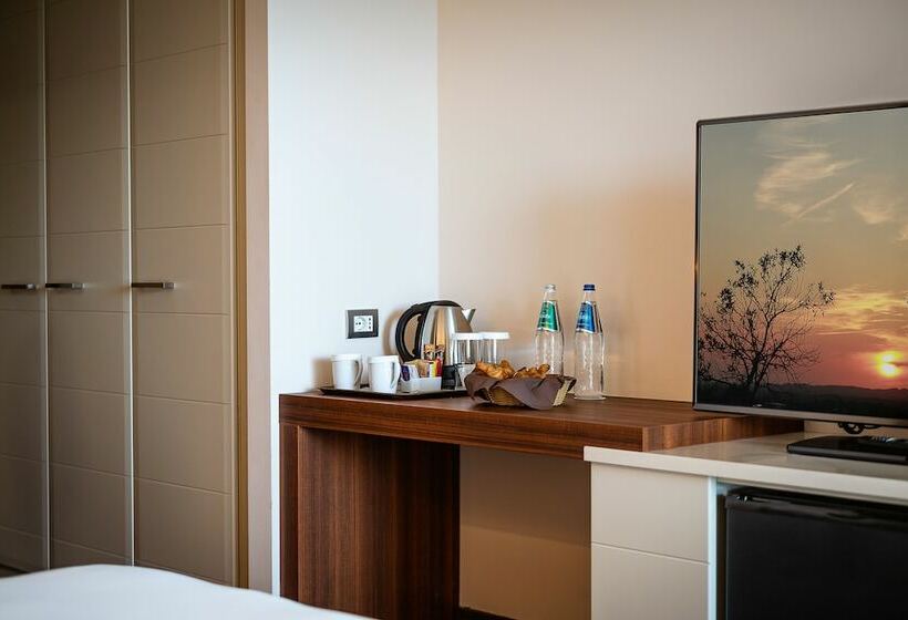 Номер Deluxe с Балконом, Delta Hotels By Marriott Olbia Sardinia