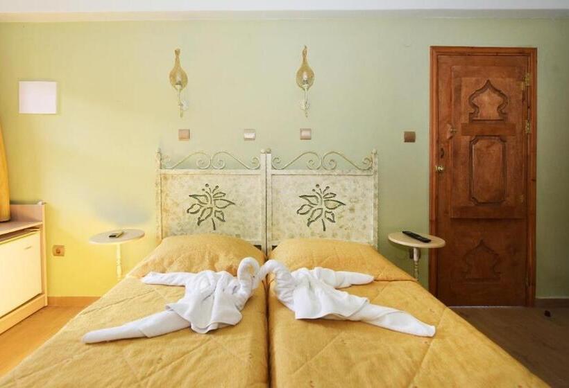 Номер Стандарт, Paris Hotel