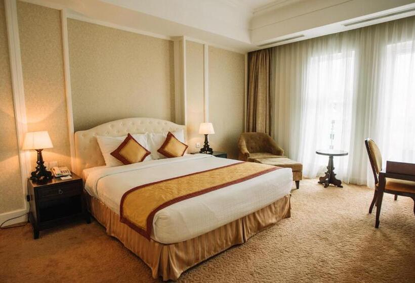 اتاق لوکس با چشم‌انداز شهر, La Sapinette Hotel Dalat
