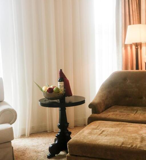 سوییت جونیور با چشم‌انداز شهر, La Sapinette Hotel Dalat