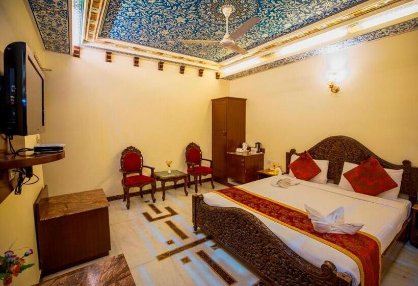 Королевский Люкс, Nahargarh Haveli