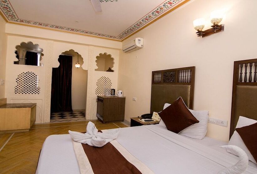 Номер Deluxe, Nahargarh Haveli