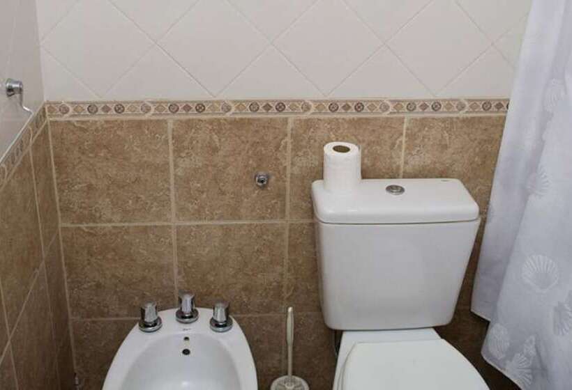 اتاق استاندارد سه نفره, Hostel Inn Calafate