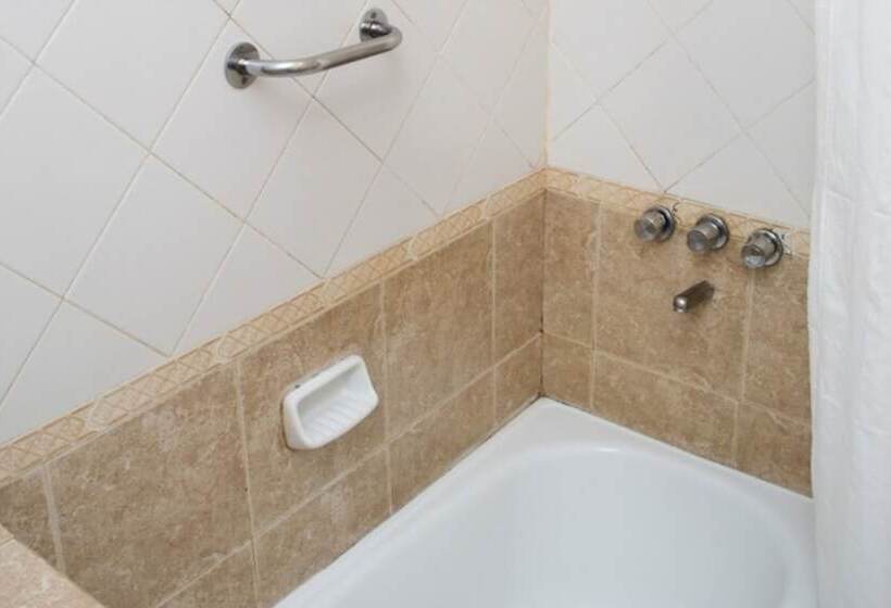 اتاق استاندارد سه نفره, Hostel Inn Calafate
