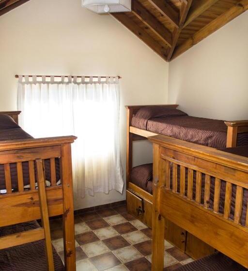 تختخواب در اتاق مشترک, Hostel Inn Calafate