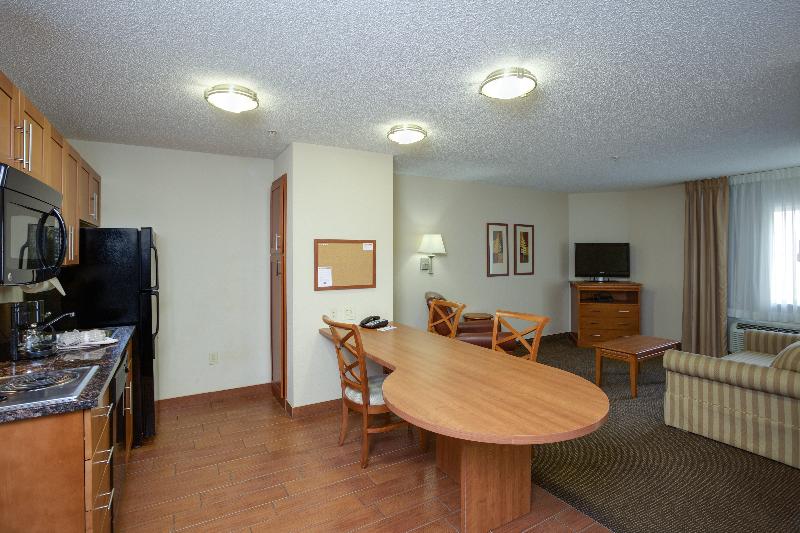 سوئیت با تخت بزرگ, Candlewood Suites Richmond Airport, An Ihg
