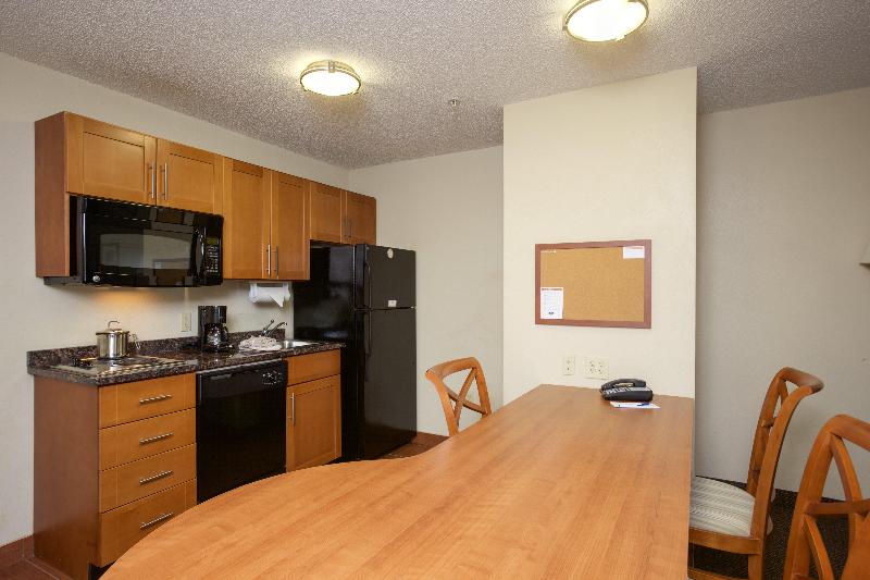 سوئیت با تخت بزرگ, Candlewood Suites Richmond Airport, An Ihg