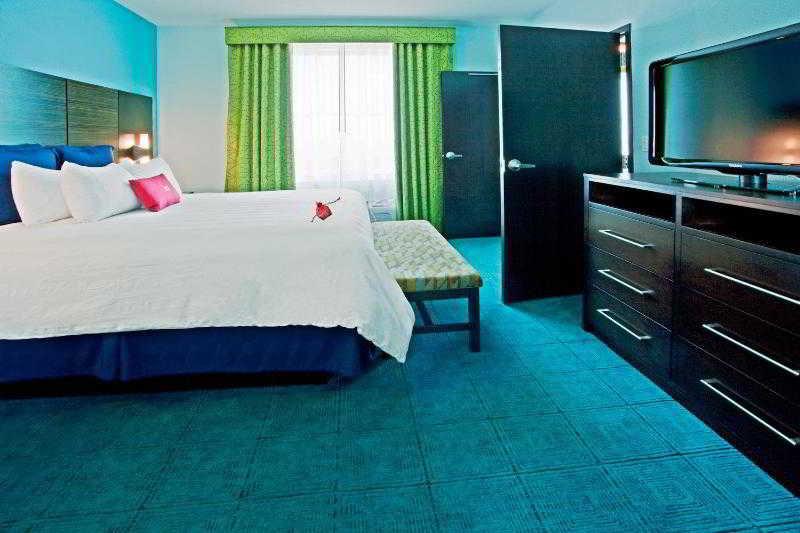 חדר סטנדרט עם מיטת קינג, Crowne Plaza Hotel & Resorts Fort Lauderdale Airport/ Cruise, An Ihg