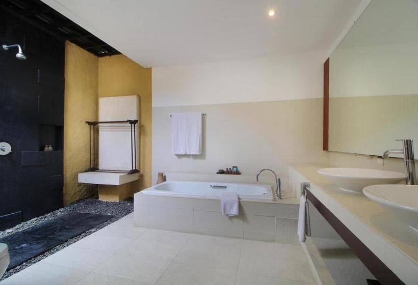 Вилла 3 Спальни с Бассейном, Sagara Villas And Suites Sanur By Ahm