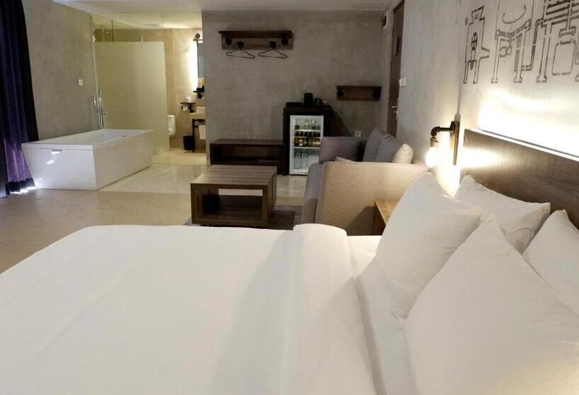 디럭스 룸, Stark Boutique Hotel And Spa