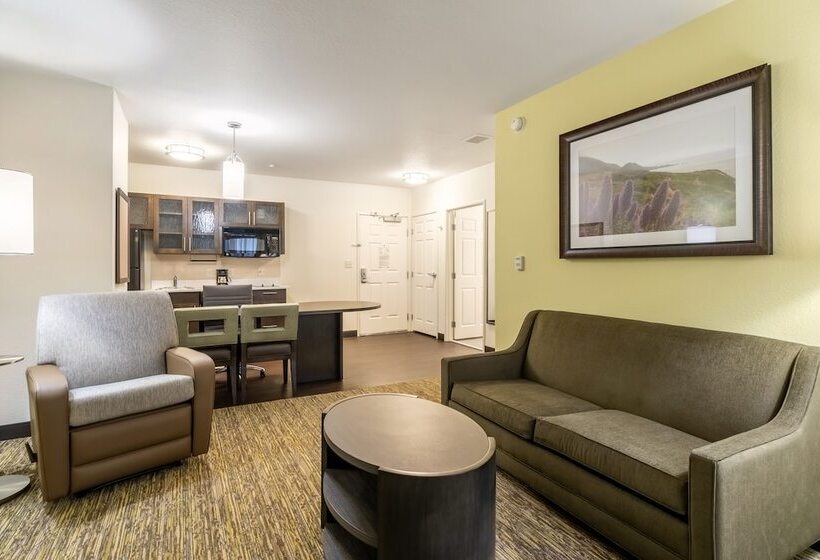 스위트, Candlewood Suites Portland Airport, An Ihg