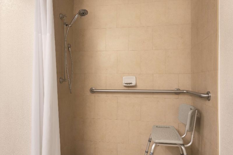 身障者適用キングサイズベッドルーム, Country Inn & Suites By Radisson, Bradenton Lakewood Ranch, Fl