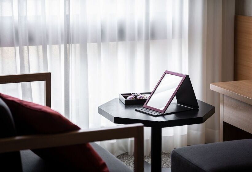 Номер Стандарт, Mitsui Garden Hotel Kyoto Sanjo