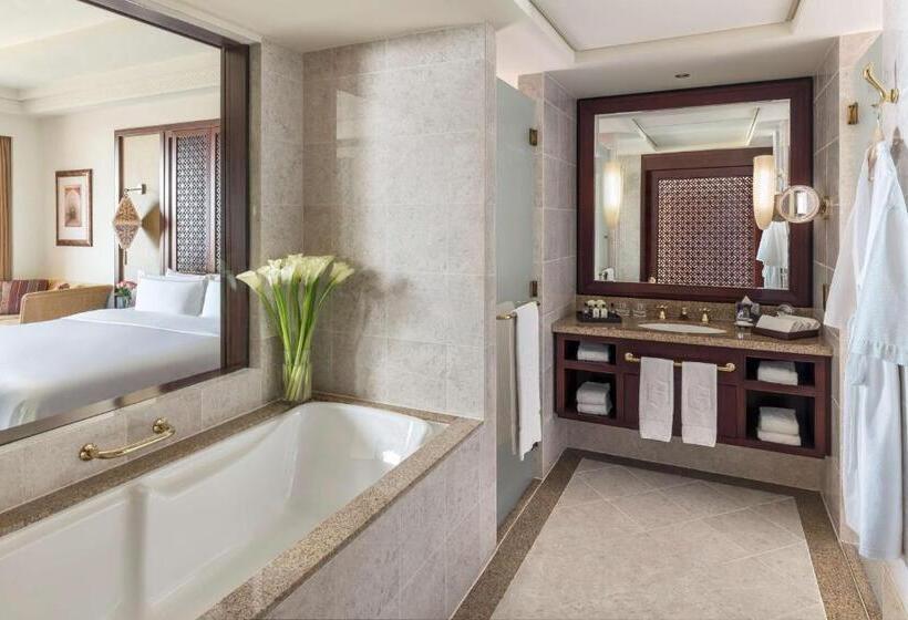 اتاق استاندارد با تخت بزرگ, Shangri La Al Husn, Muscat - Adults Only Resort