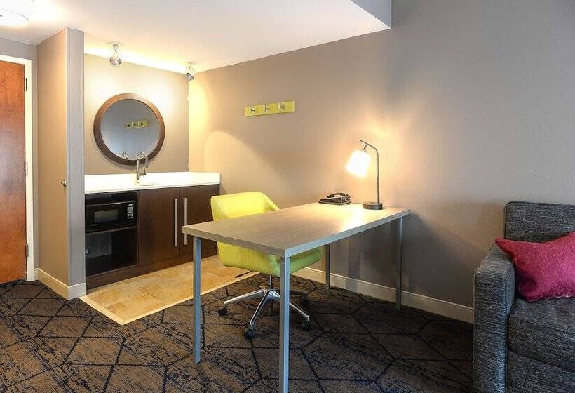Escritório Estándar, Hampton Inn & Suites Atlsix Flags