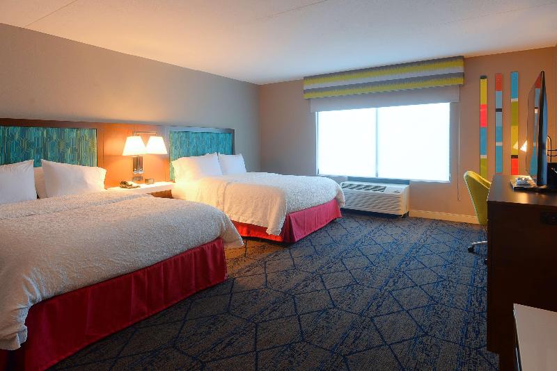 Quarto Estandar, Hampton Inn & Suites Atlsix Flags